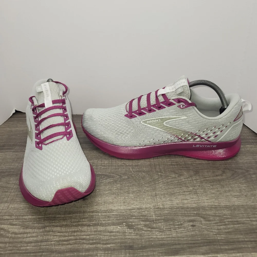 Brooks Shoes Women 11.5 B Levitate 5 Gray Pink 1203571B003 Running Sneakers